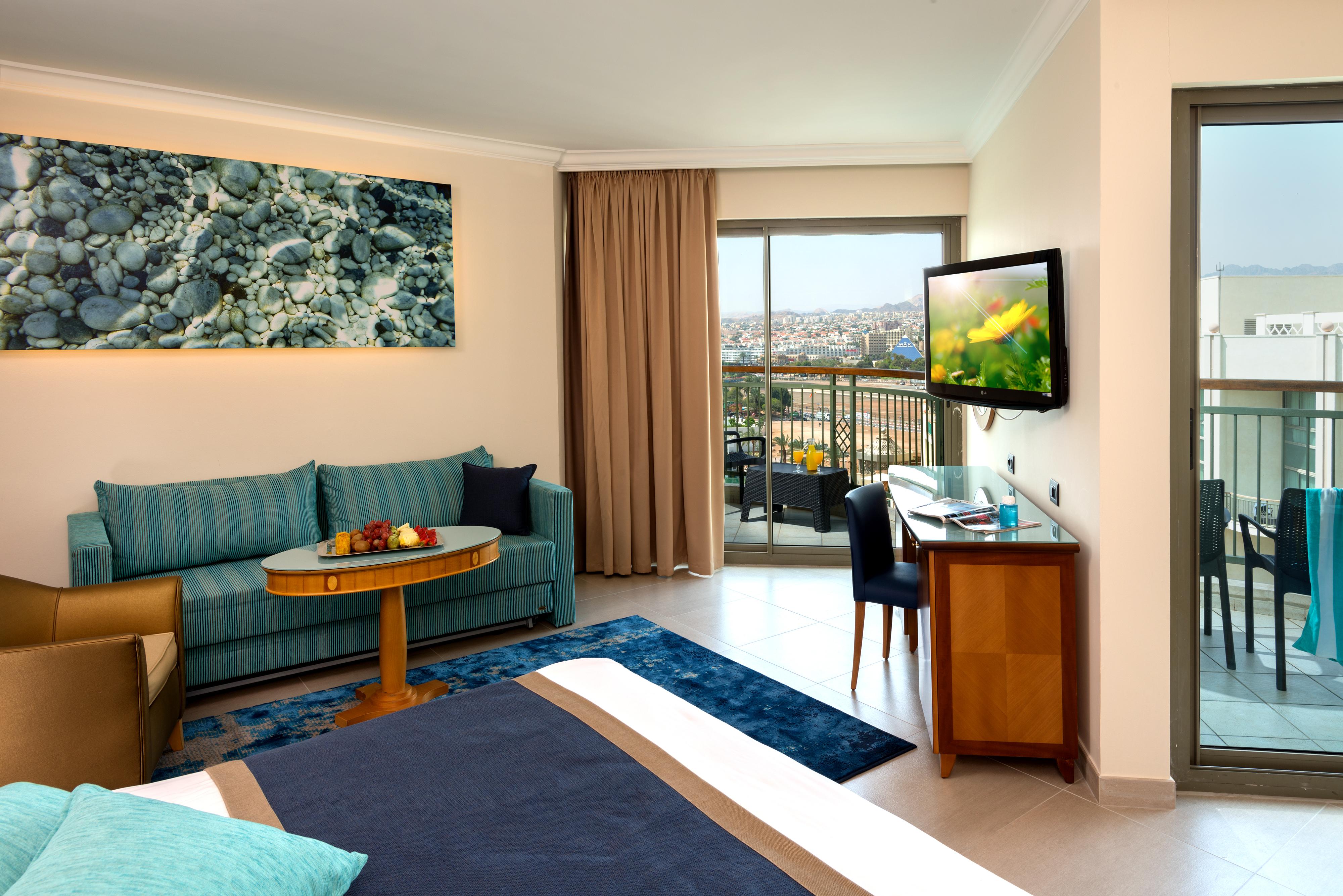 U Magic Palace Ελάτ Εξωτερικό φωτογραφία A room at the Leonardo Hotel, Tel Aviv