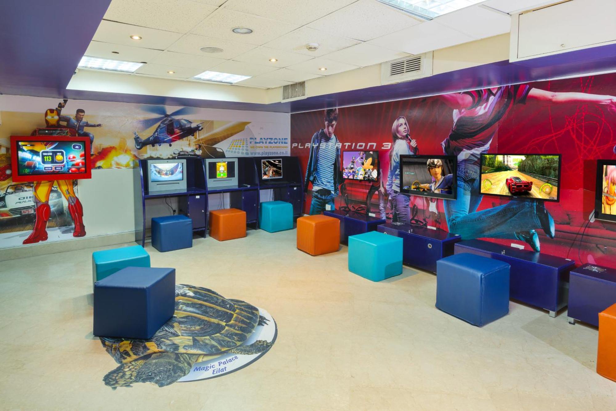 U Magic Palace Ελάτ Εξωτερικό φωτογραφία The Play Station 3 area