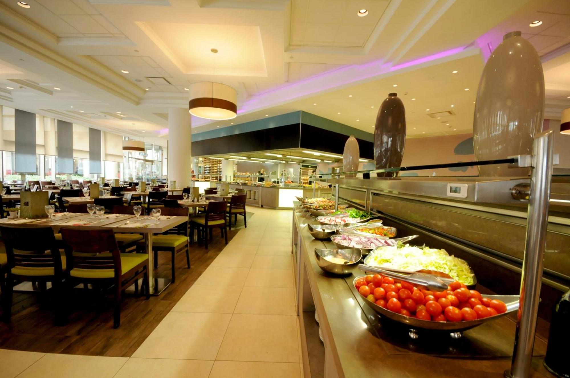 U Magic Palace Ελάτ Εξωτερικό φωτογραφία The buffet at the hotel